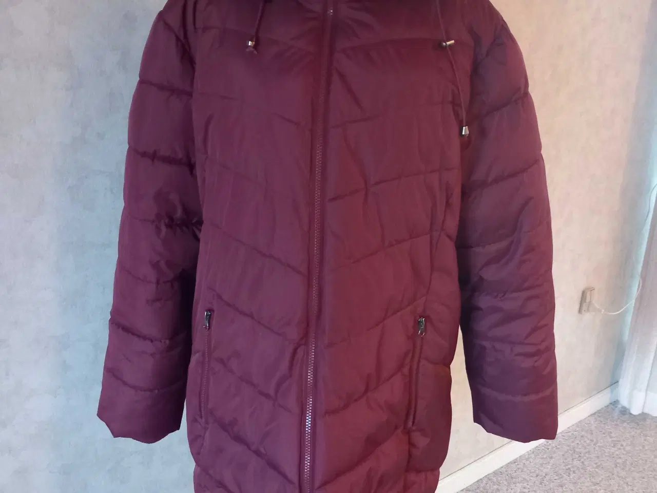 Billede 1 - Halv lang vinterjakke 