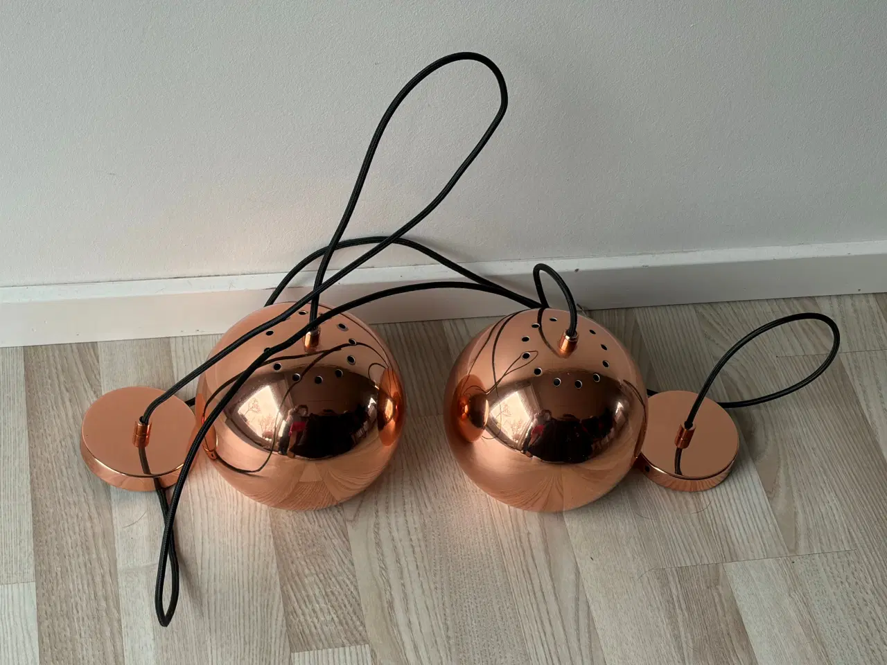 Billede 1 - Kobberfarvede pendler fra Frandsen Lighting-2 stk.