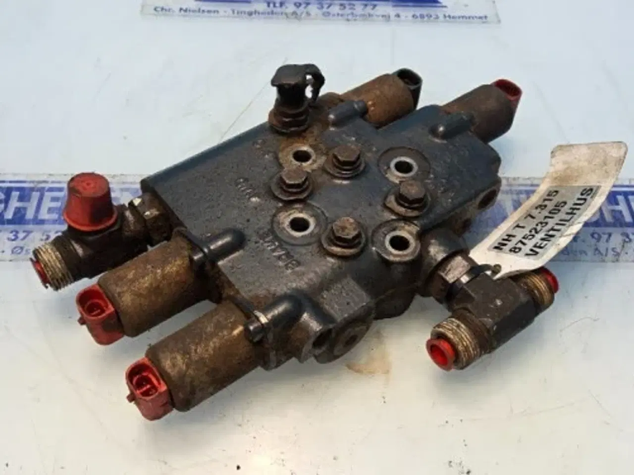 Billede 11 - New Holland T7.315 Hydraulikventil 87523105