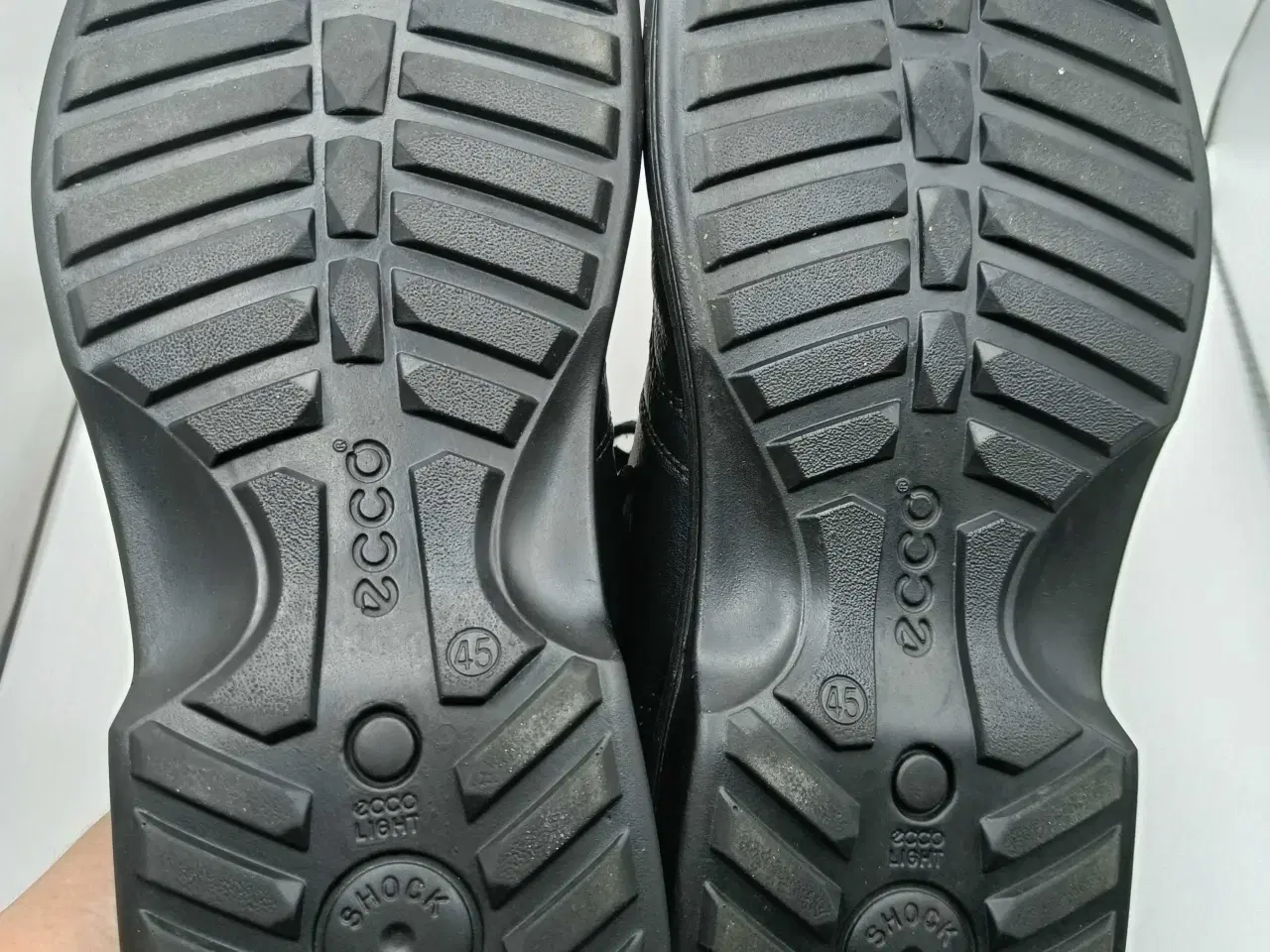 Billede 2 - Ecco sort læder sko 45str