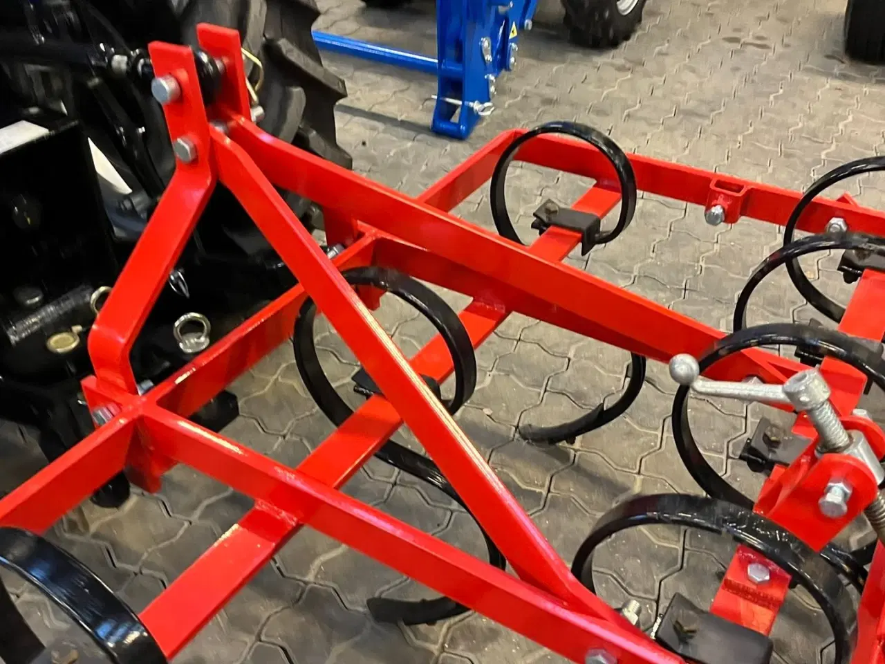 Billede 11 - DK-TEC Såbedsharve Fabriksny 120cm med efterruller som er justerbare i højden.