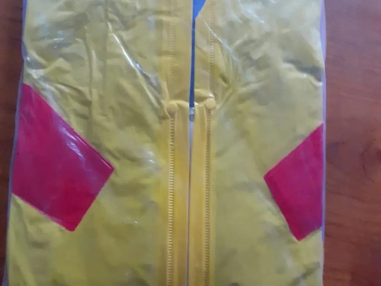 Billede 1 - Regn jakke str. M str 40  den er helt ny