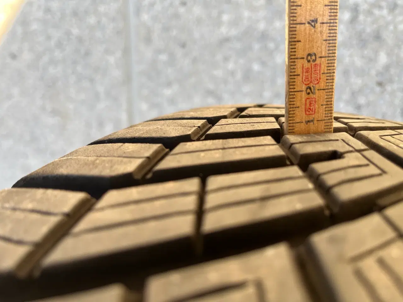 Billede 5 - Helårsdæk 225-55-18 V