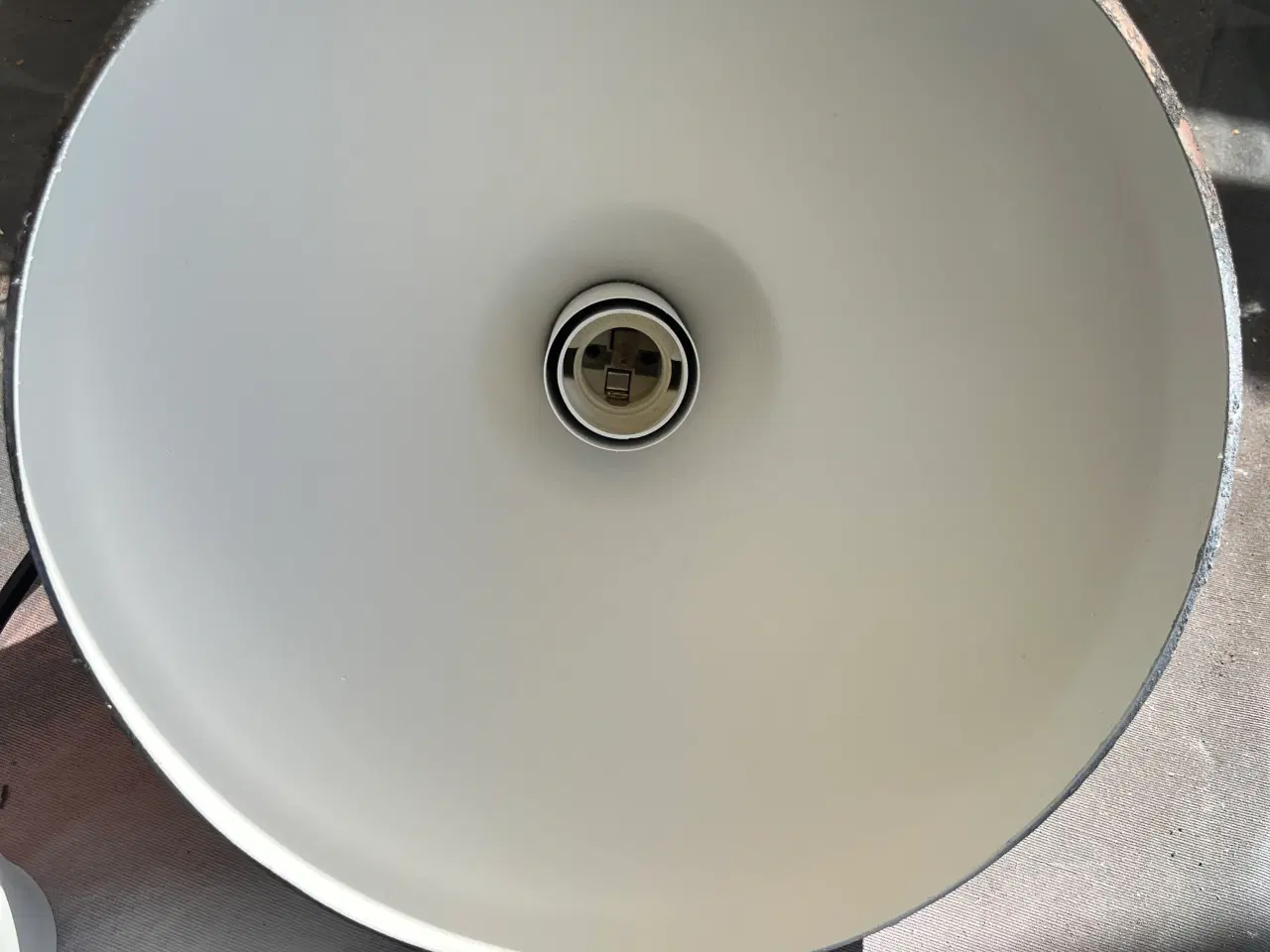 Billede 2 - Håndlavet lampe med kant og karakter