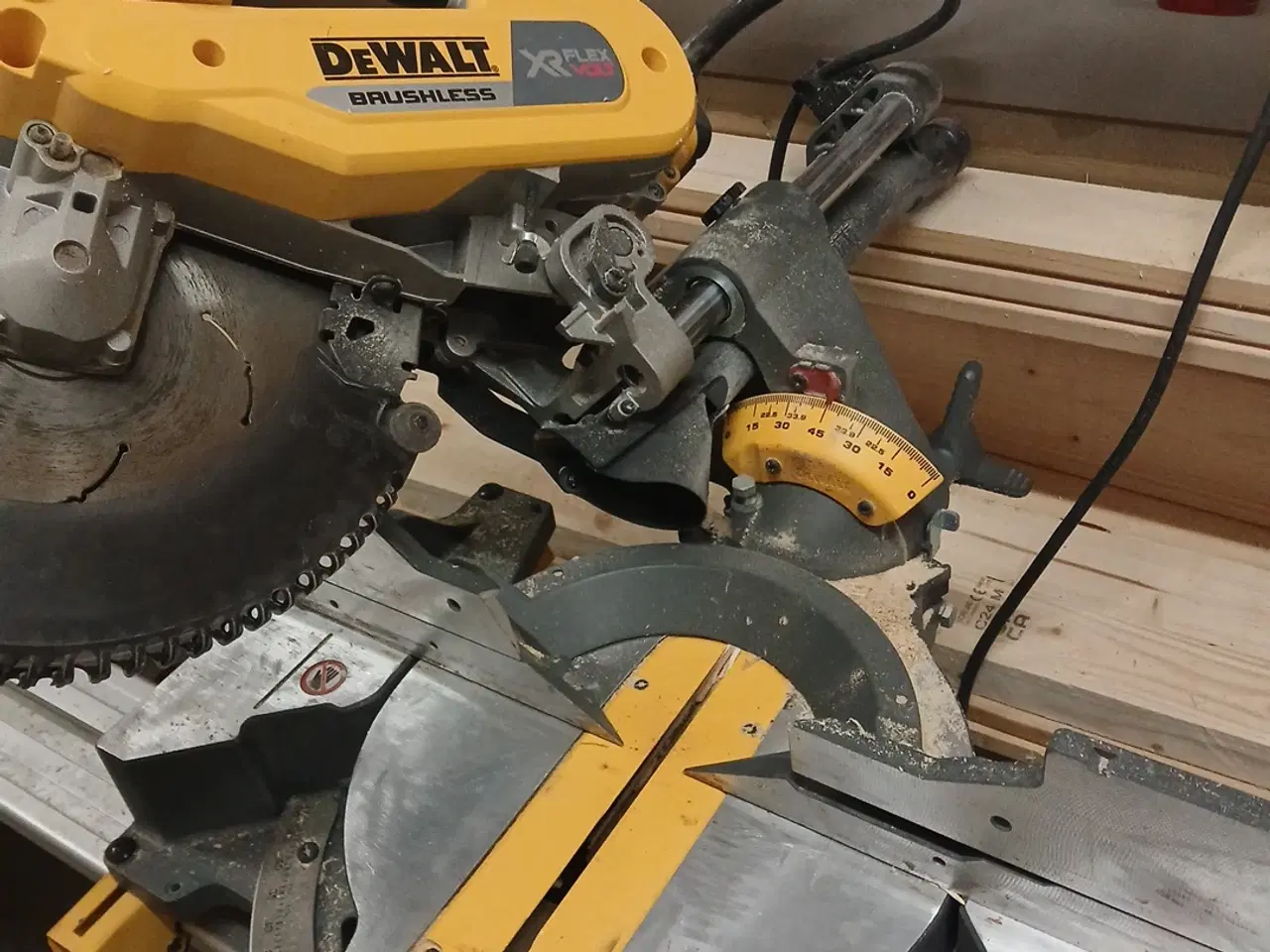Billede 3 - Dewalt kap gearingssav DHS 780N-XJ