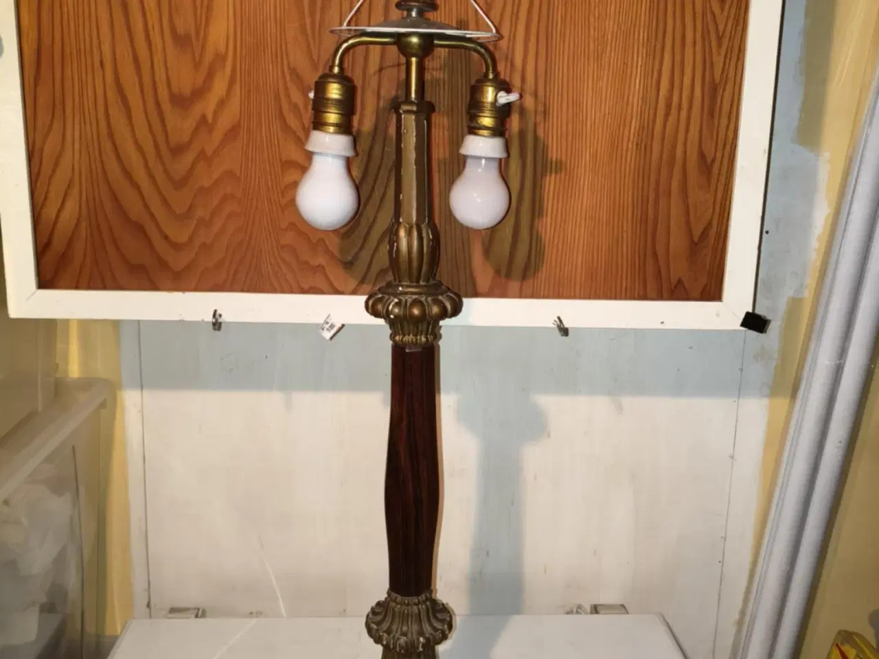 Billede 1 - meget stor gamle lampe med le klint skærm