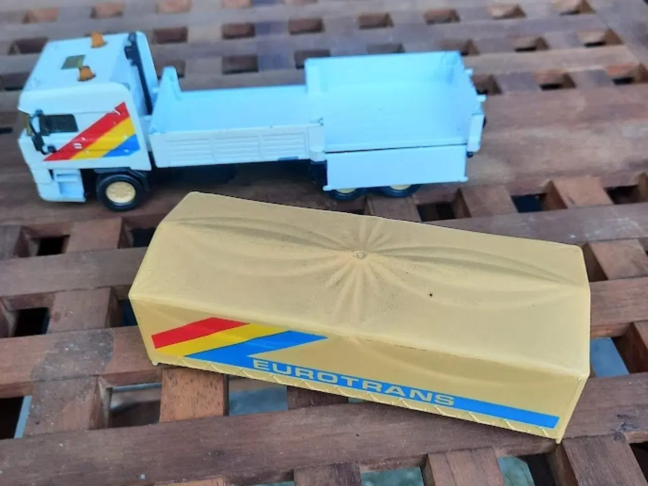 Billede 2 - Modellastbil mrk. DAF