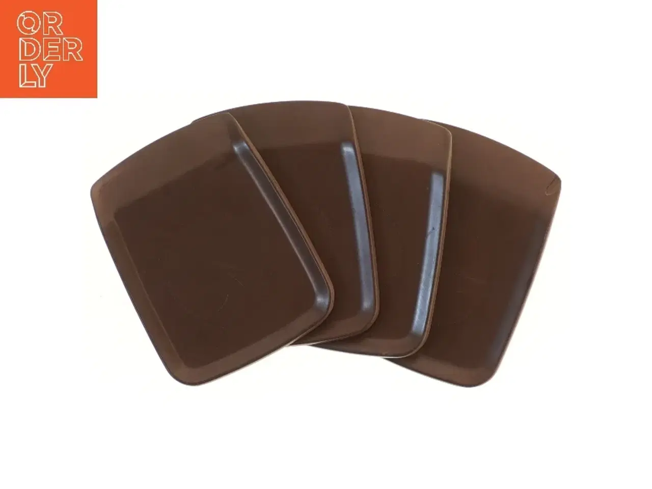 Billede 2 - 4 plastik tallerkener (str. 4 stk 16x12 cm)