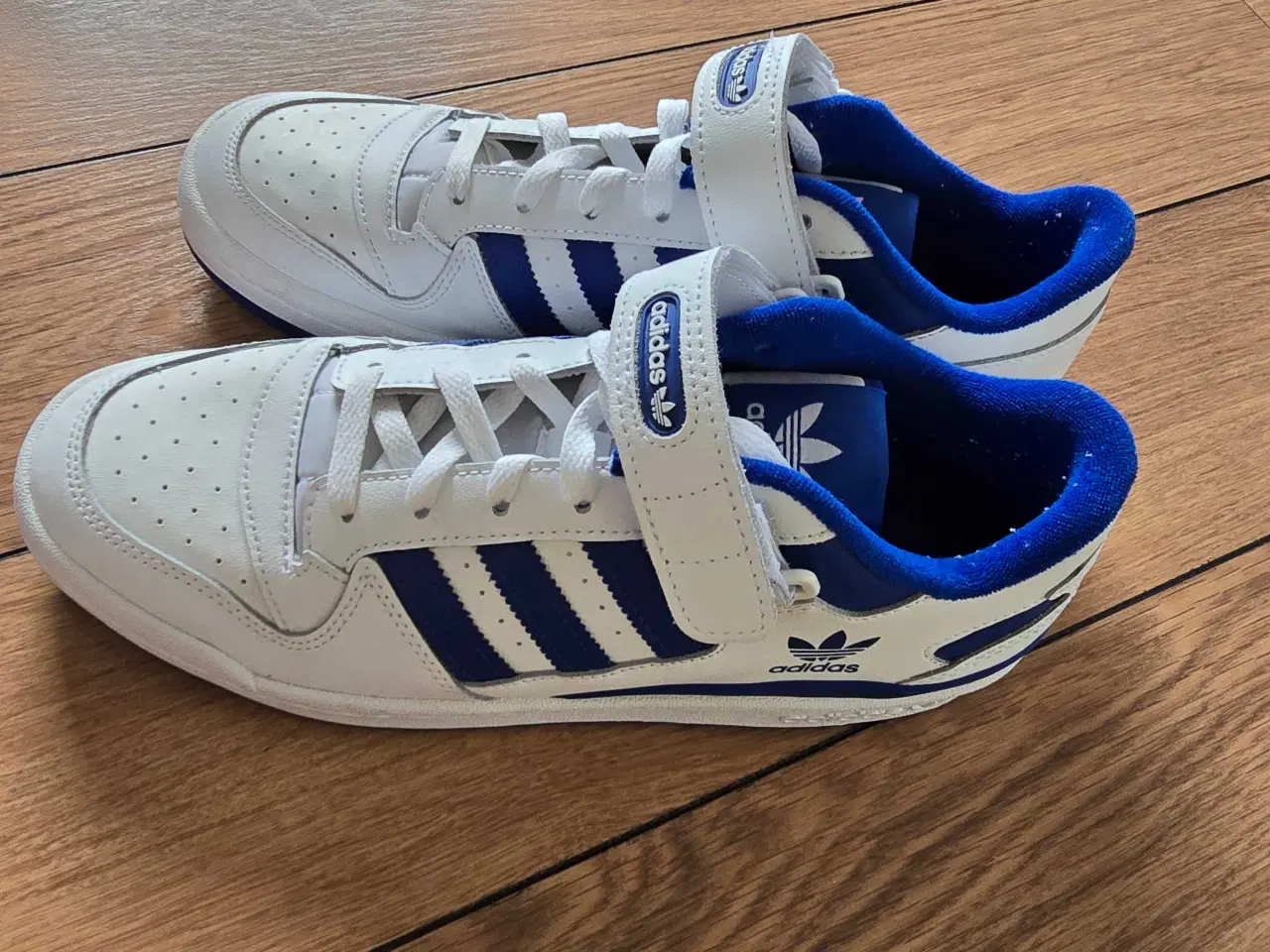 Billede 4 - Adidas sneakers str 44
