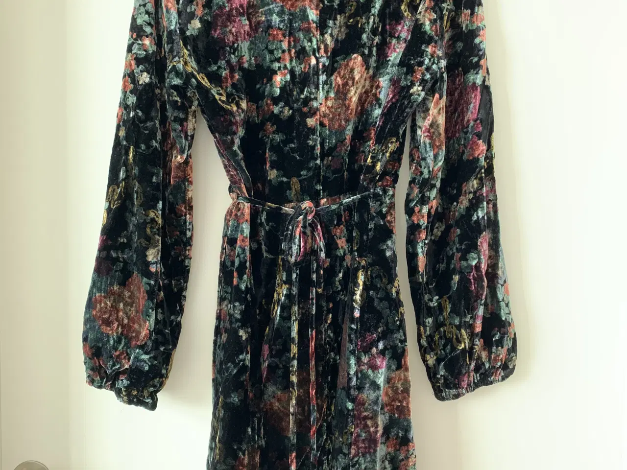 Billede 6 - Zara slå om kjole velour