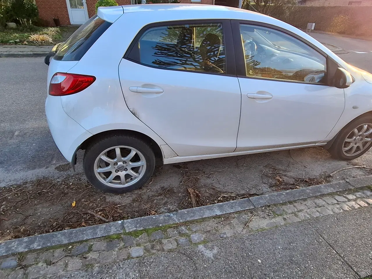 Billede 4 - Nysynet mazda 2