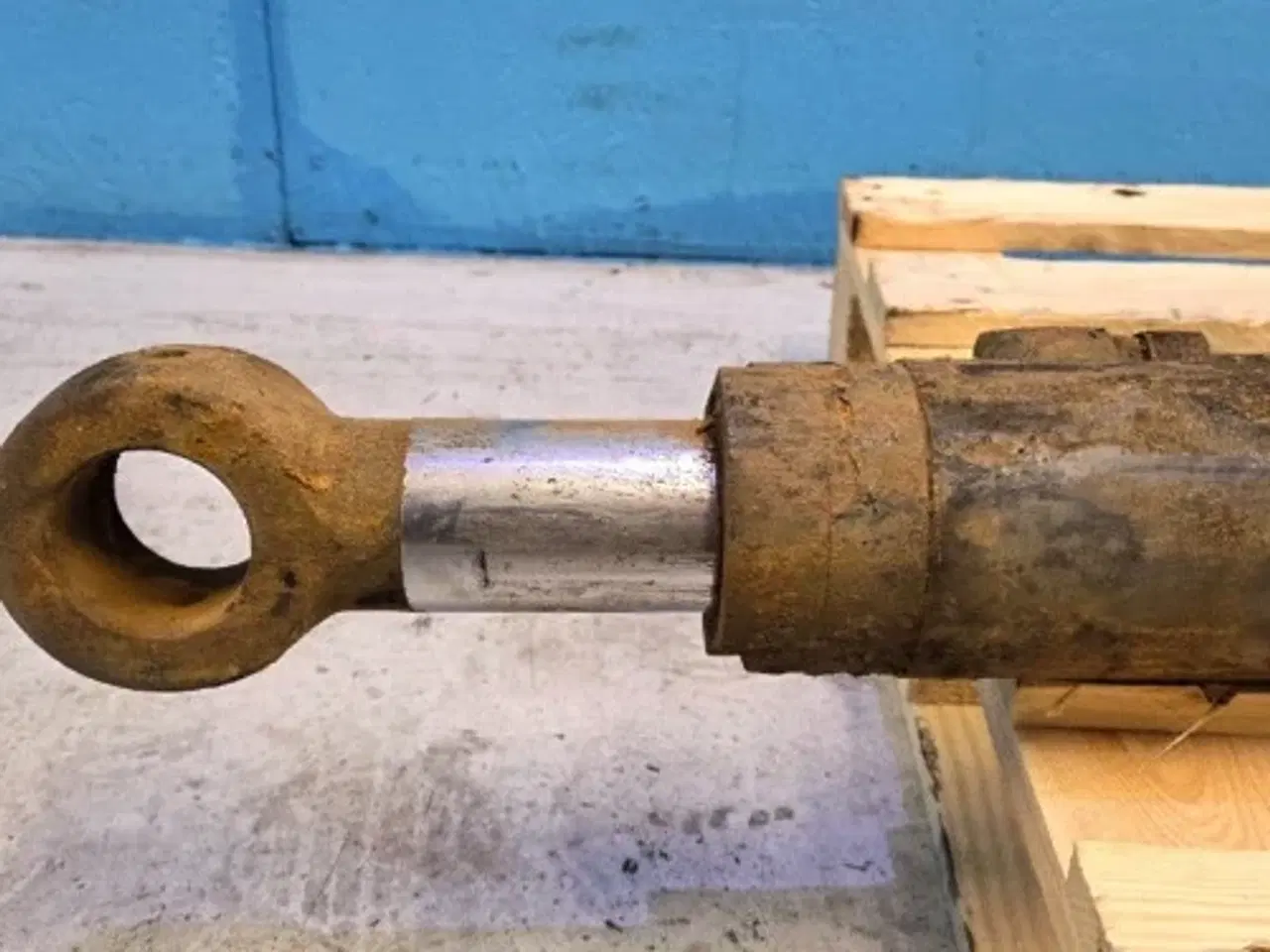 Billede 9 - New Holland LB110 Cylinder 87410324