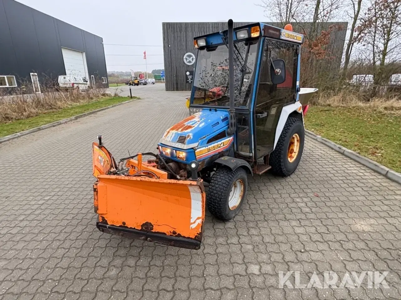 Billede 1 - Kompakttraktor med plov og spreder Iseki
