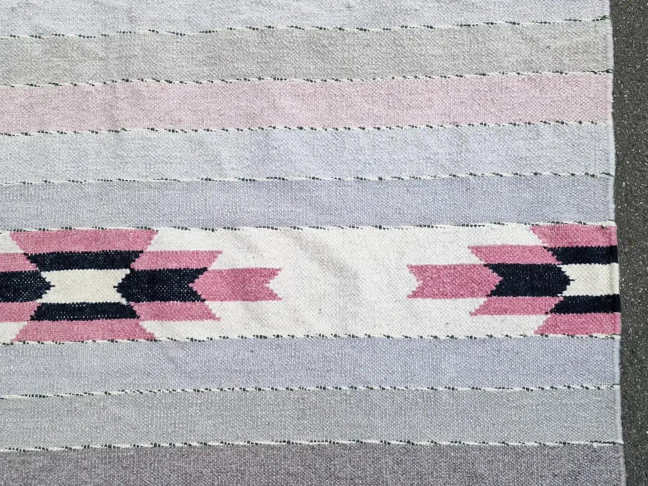 Billede 3 - Håndvævet kelim tæppe.