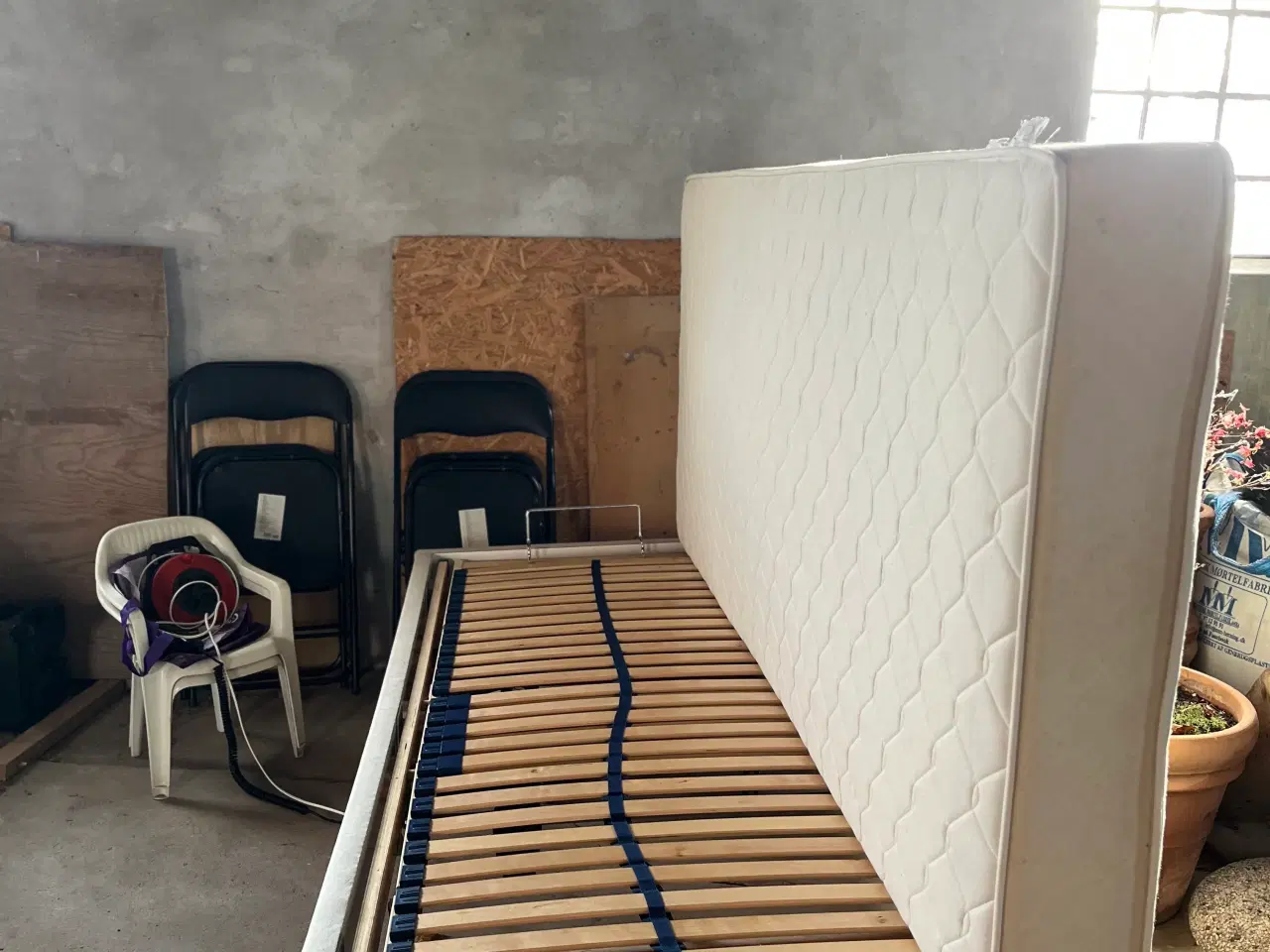 Billede 3 - Elevationsseng i lys ramme