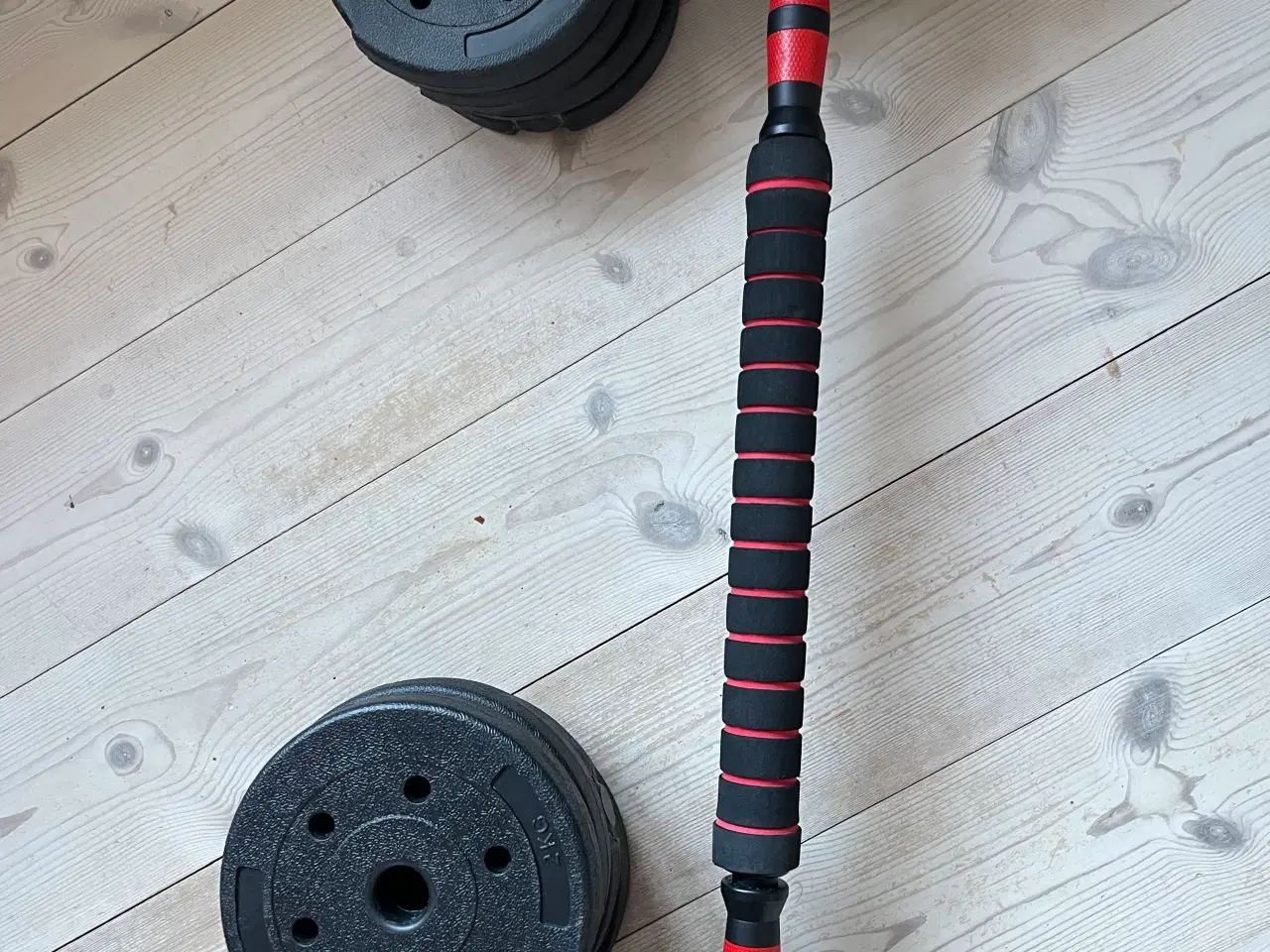 Billede 11 - Fuldt træningsset med vægte, push up bars, etc