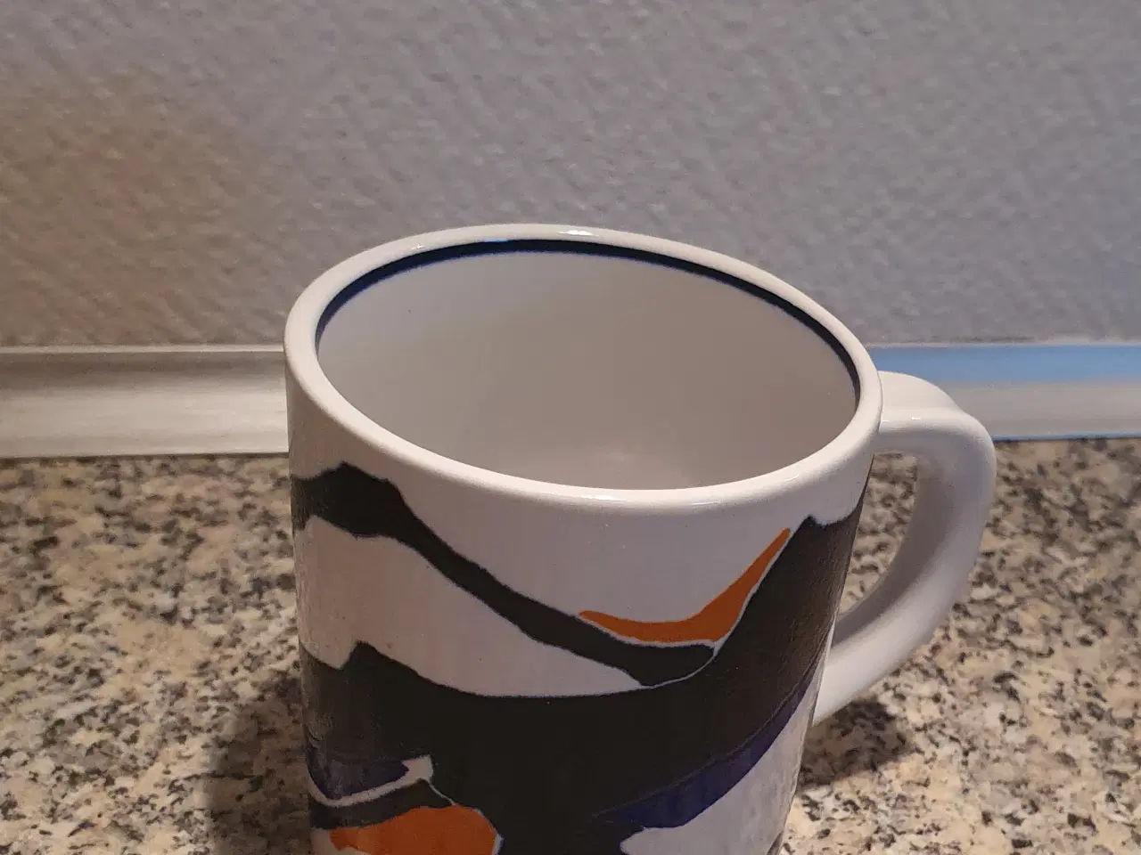 Billede 2 - Royal Copenhagen Årskrus 1982, lille