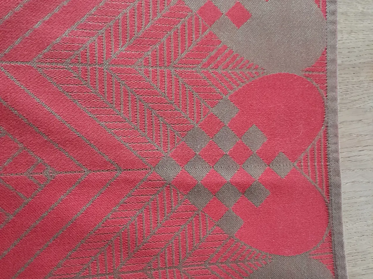 Billede 1 - Damask jule dækkeserviet.