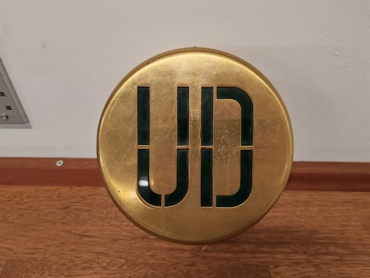 Billede 1 - Ud lysskilt i messing