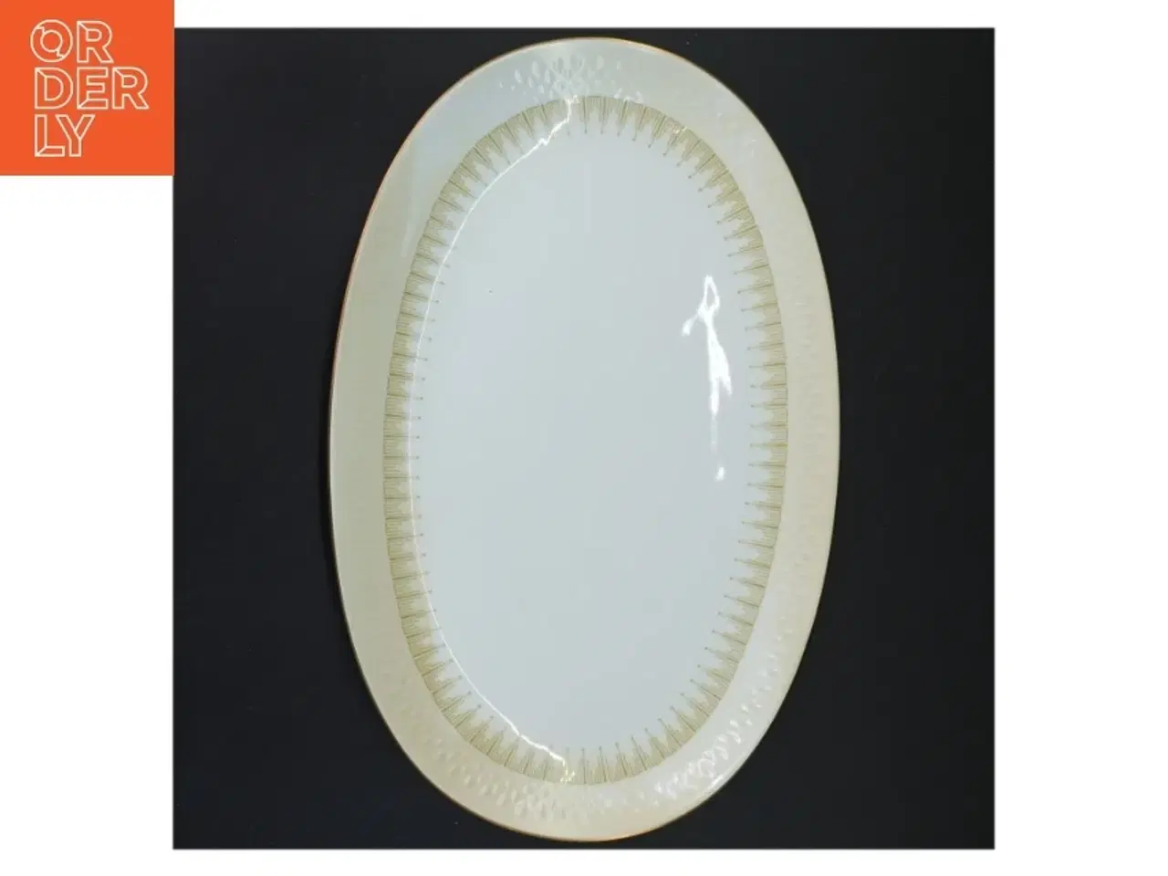 Billede 3 - Oval porcelænsfad med guldkant (str. 33x21 cm)