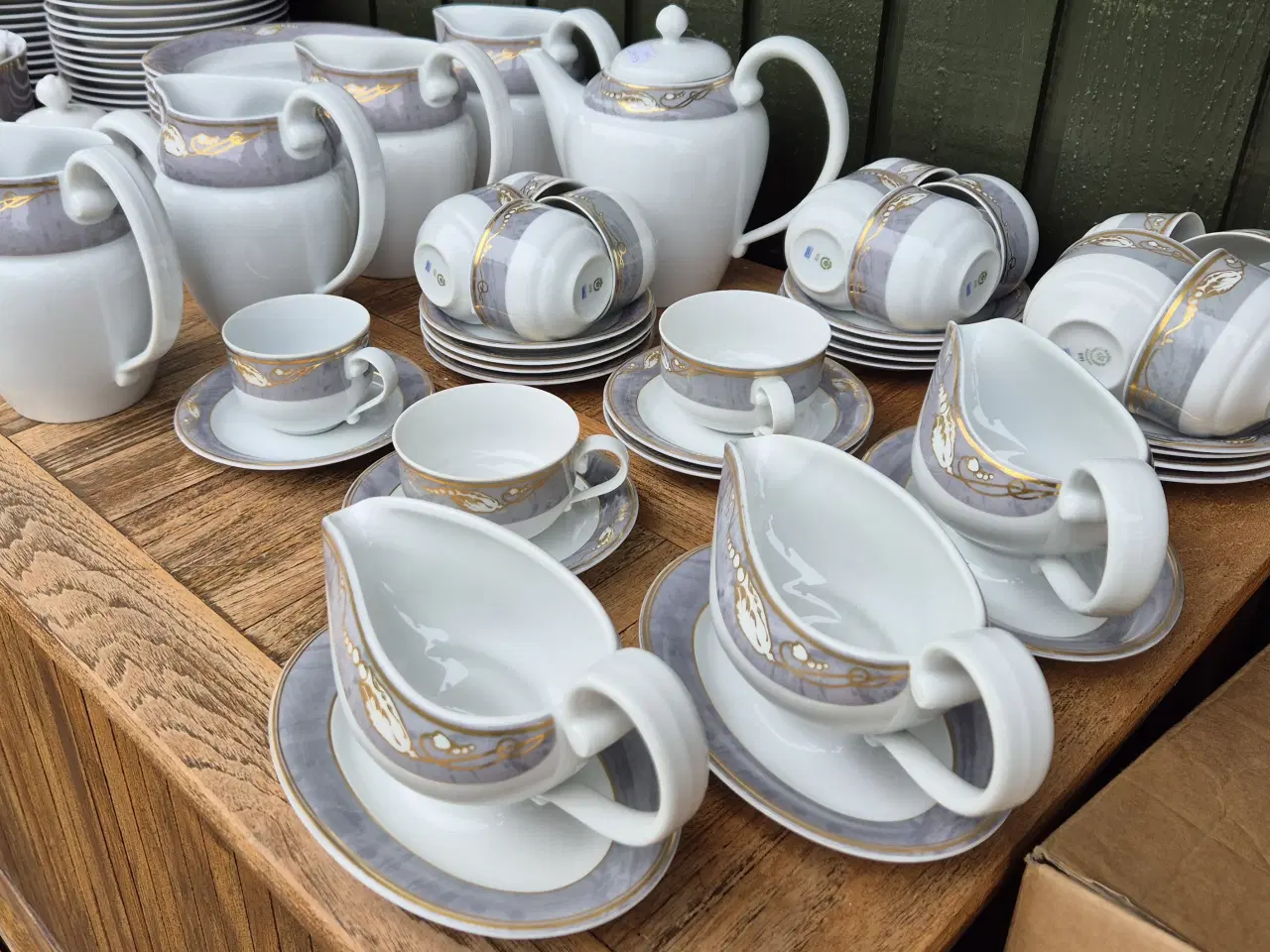 Billede 2 - Grå magnolia spise / kaffestel