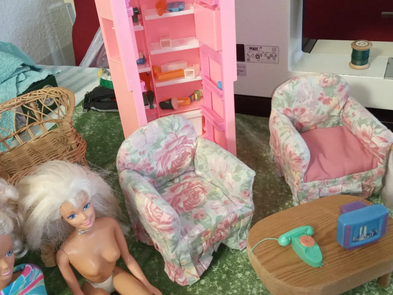 Billede 13 - Barbie dukker, møbler, hest