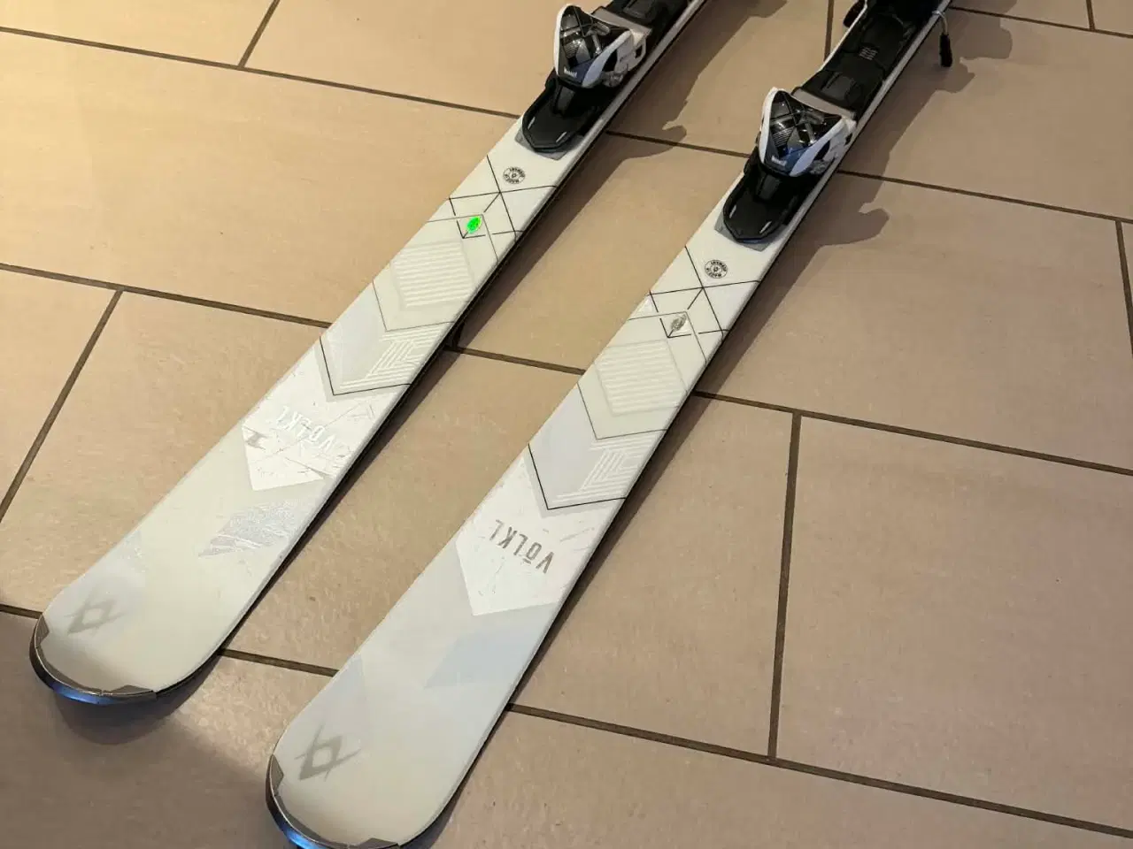 Billede 1 - Völkl Flair SC Ski med Marker bindinger - dame str