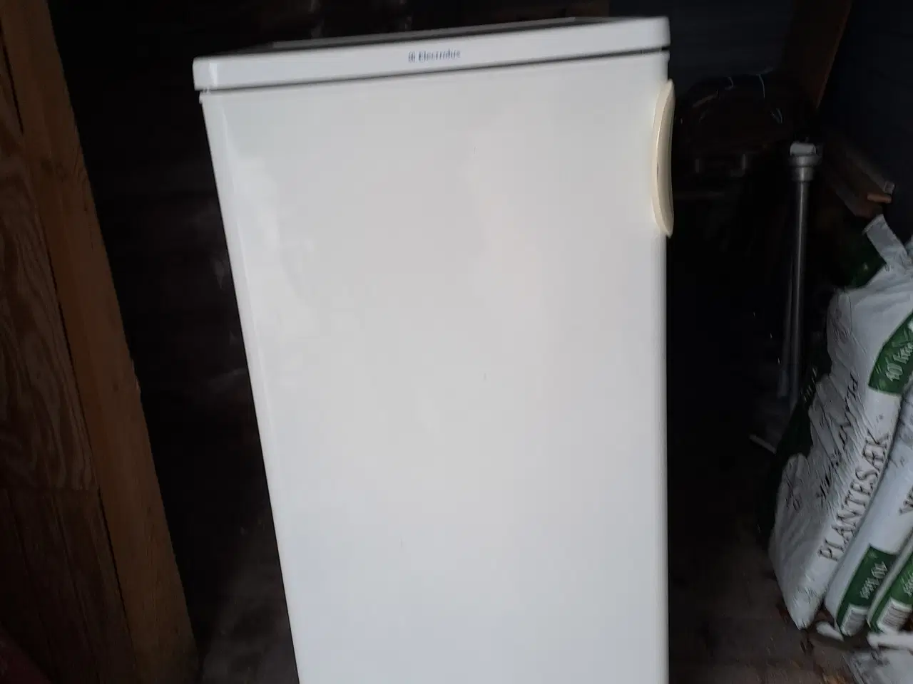 Billede 1 - Brugt Elektrolux køleskab 250 l sælges