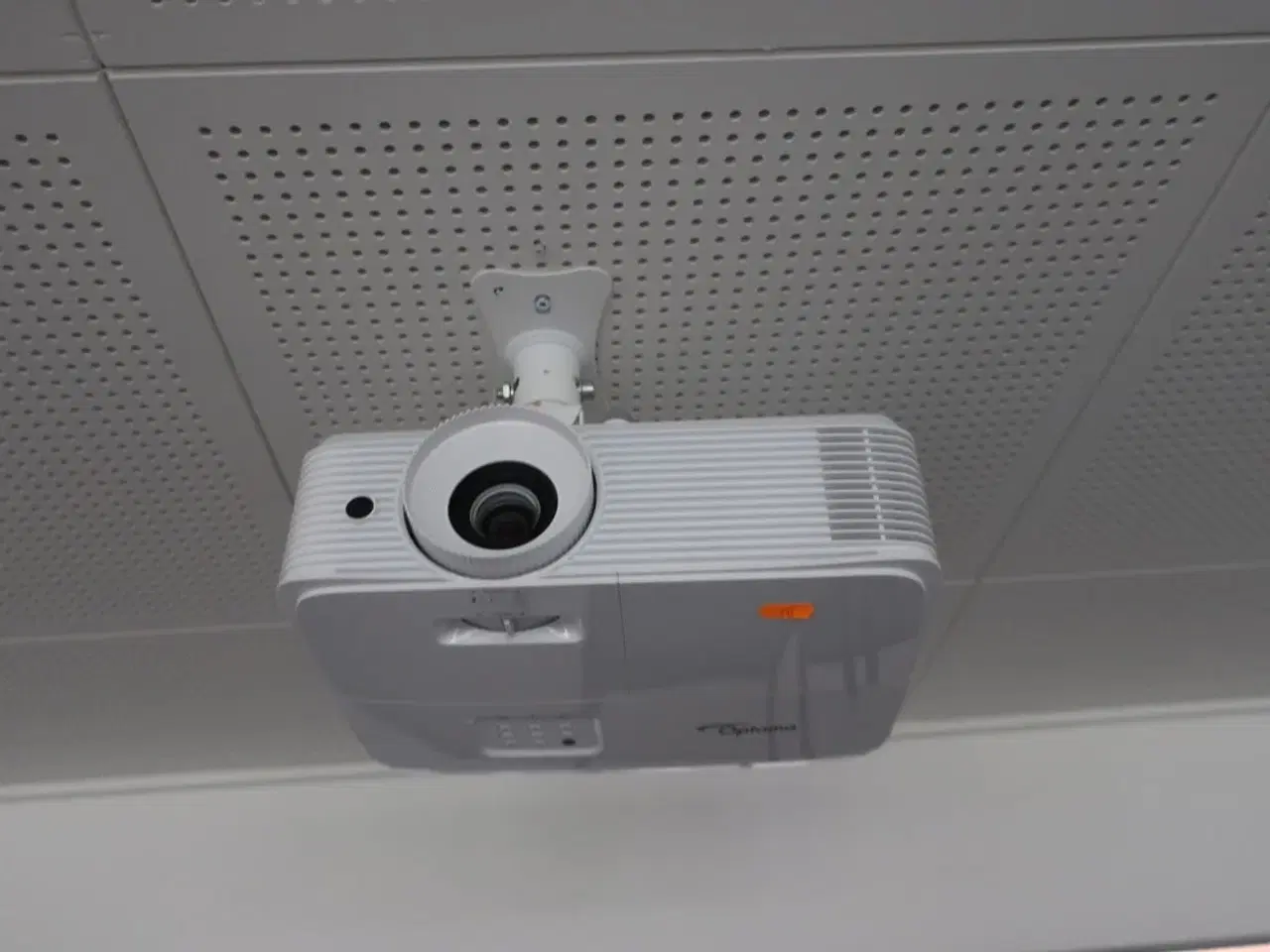 Billede 2 - Projektor OPTOMA samt projektor LUMERI
