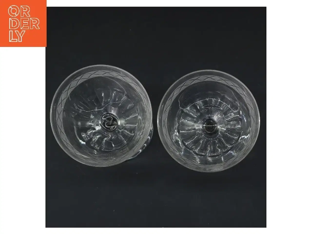 Billede 3 - Glas med mønster, 2 stk (str. 2 stk Ø 8 cm længde 13 cm)