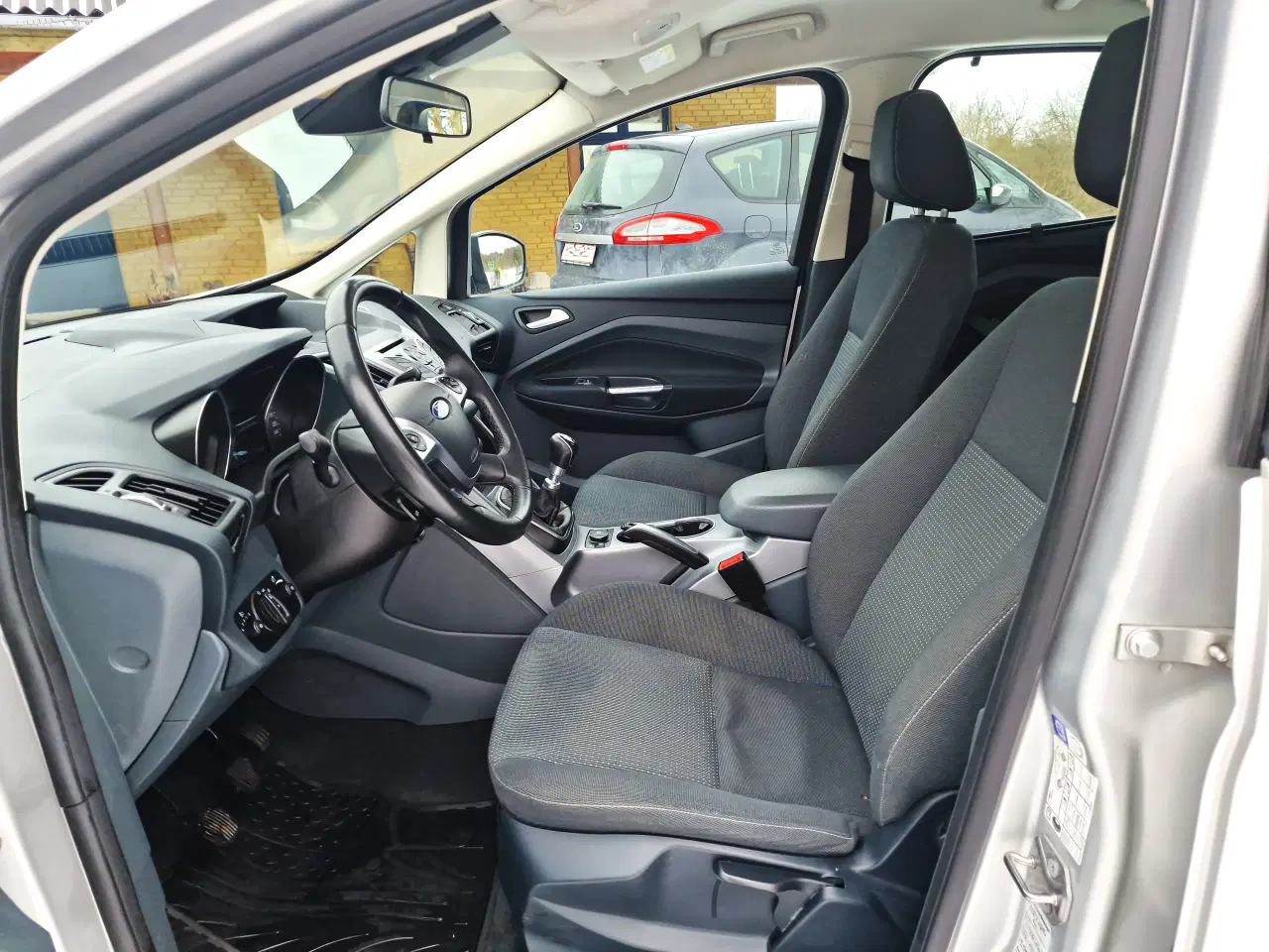 Billede 7 - Velholdt, driftssikker og komplet udstyret familie