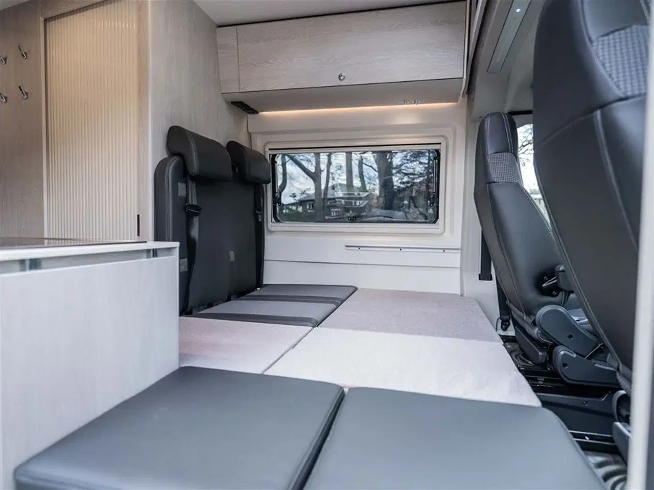 Billede 23 - 2026 - Tourne 6.0 Cruise aut. gear - Black