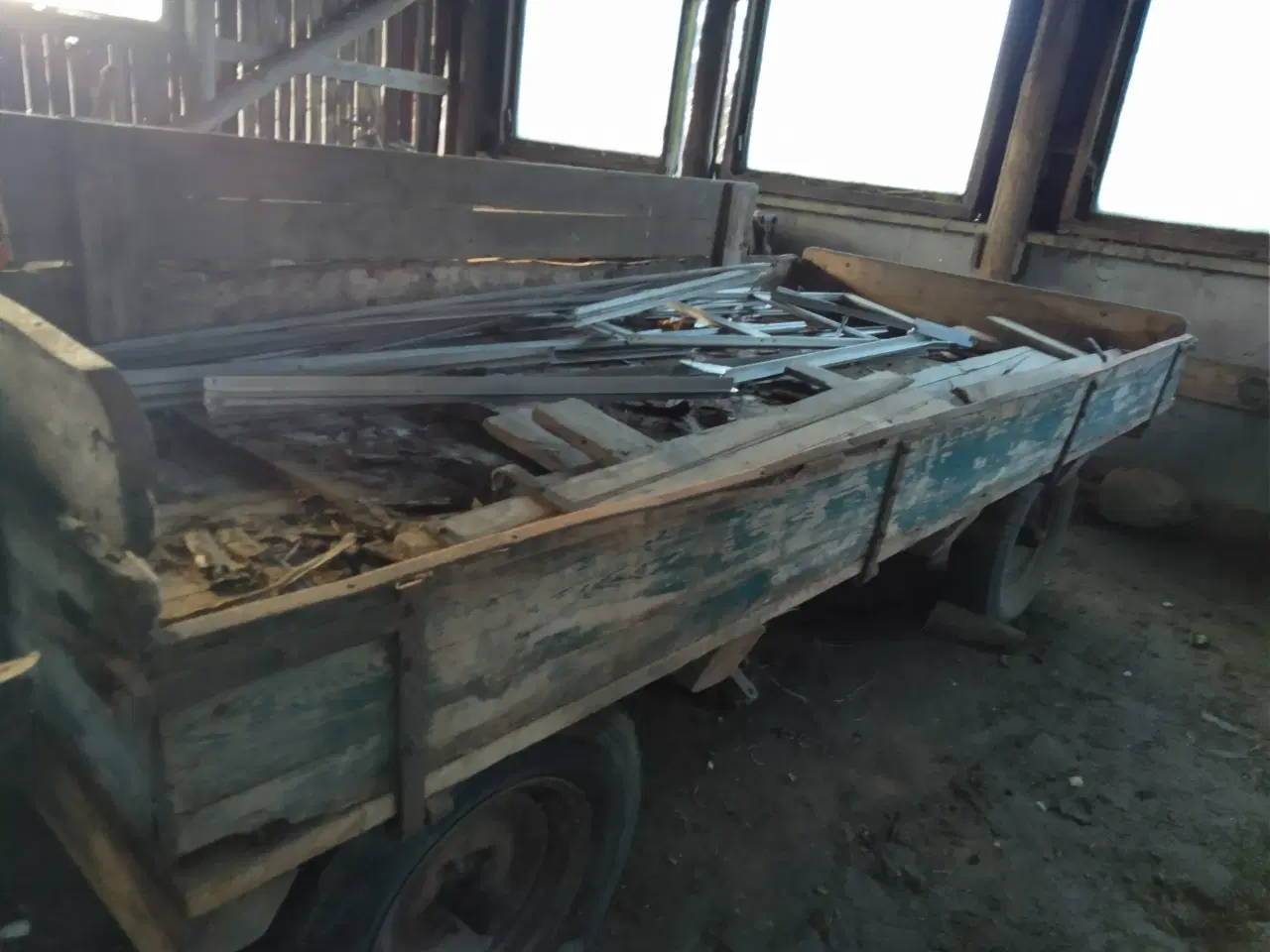 Billede 2 - 4 hjulet vogn model Tranbjerg altid stået inde.