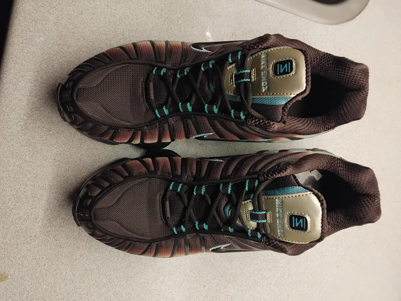 Billede 5 - Fede sneakers som næsten ikke er brugt. 