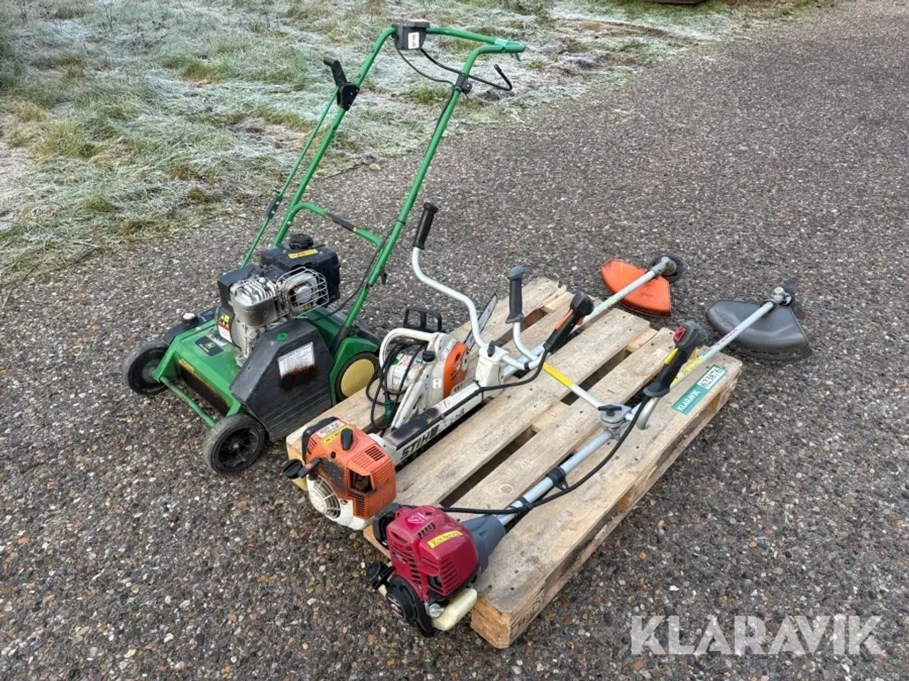 Billede 1 - Buskrydder 2 styk, kædesav og vertikalskærer Stihl, Honda, John Deere