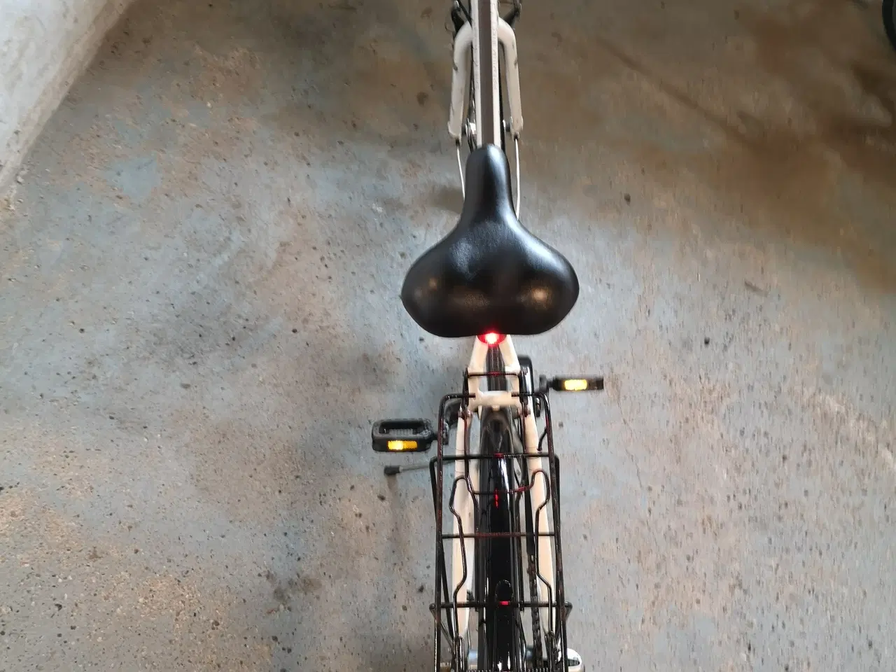 Billede 2 - BUSETTO PREMIUM BIKE  28" 53cm, 3 gear ,lys med ba