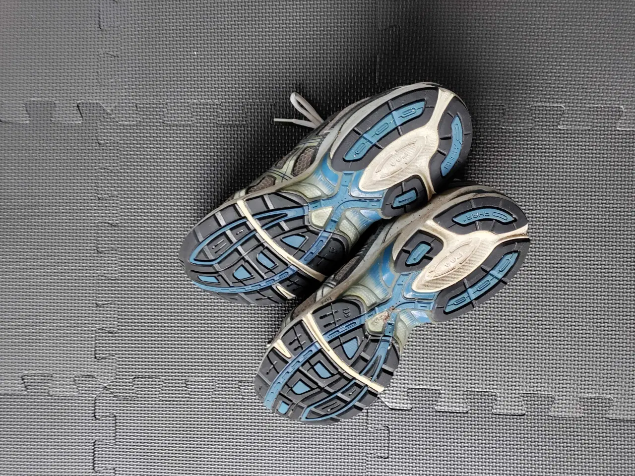 Billede 2 - Asics løbesko str 44