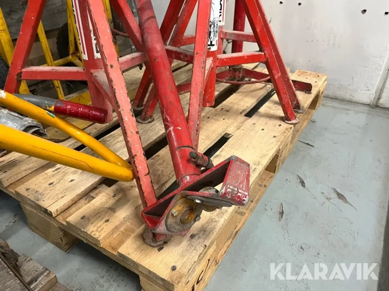 Billede 8 - Arbejdsborde, vogne og bukke/ruller