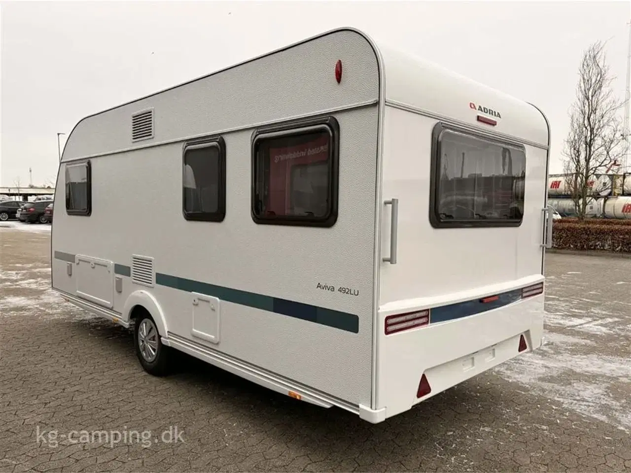 Billede 2 - 2026 - Adria Aviva 492 LU Enkeltsenge med udtræk samt endesiddegruppe. NU på Lager!
