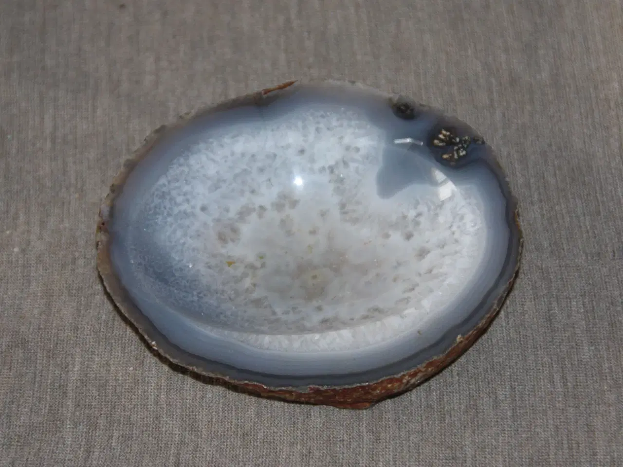 Billede 3 - Smuk smykkeskål af en sten 13 cm x 12 cm