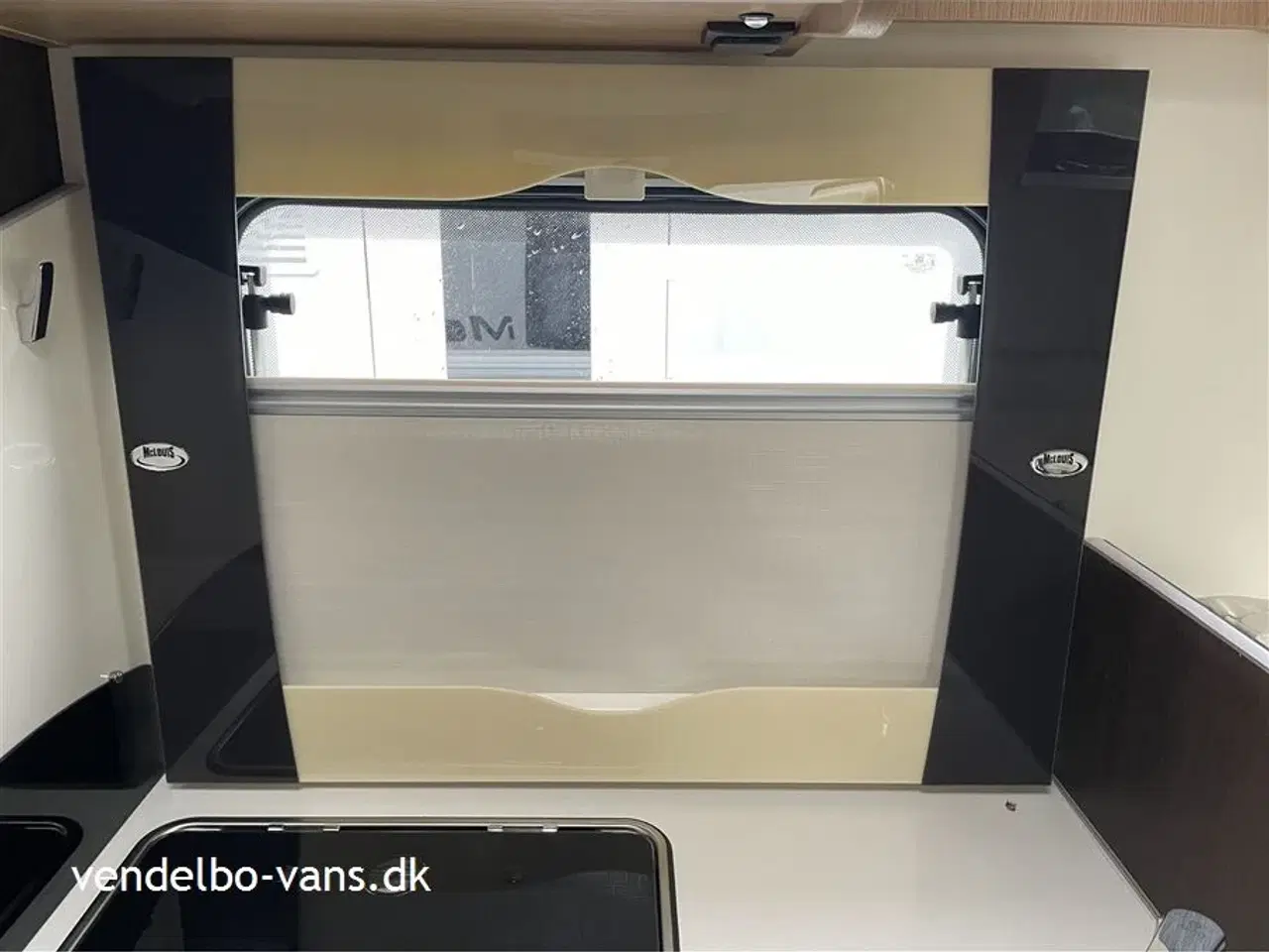 Billede 10 - 2022 - McLouis Mc4 273   Enkeltsenge og stor garage - 10 års tæthedsgaranti - Glasfiber sider-tag-bund