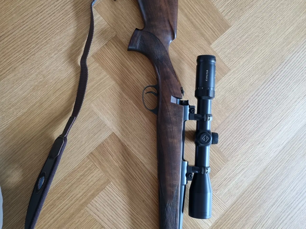 Billede 2 - Sako 85 Bavarian 30.06 m/victory varipoint 1,5-6