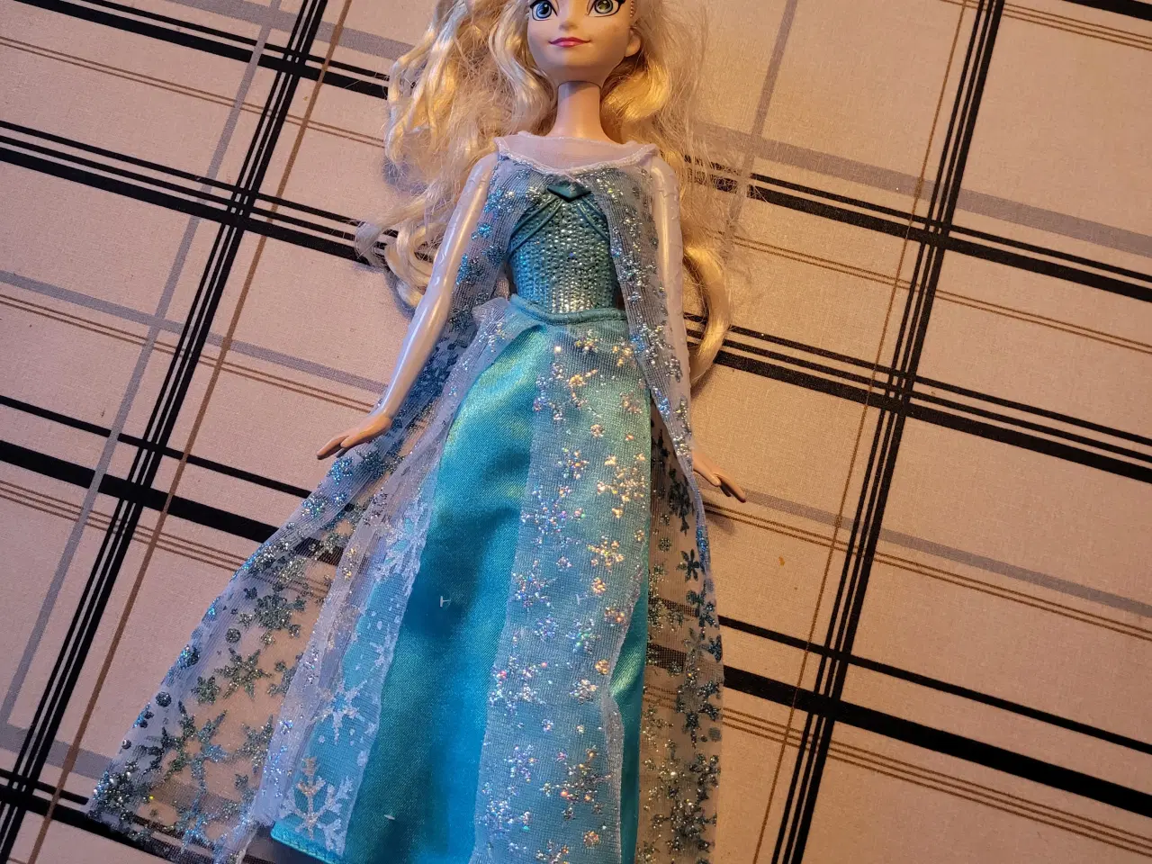 Billede 1 - Syngende Elsa barbiedukke