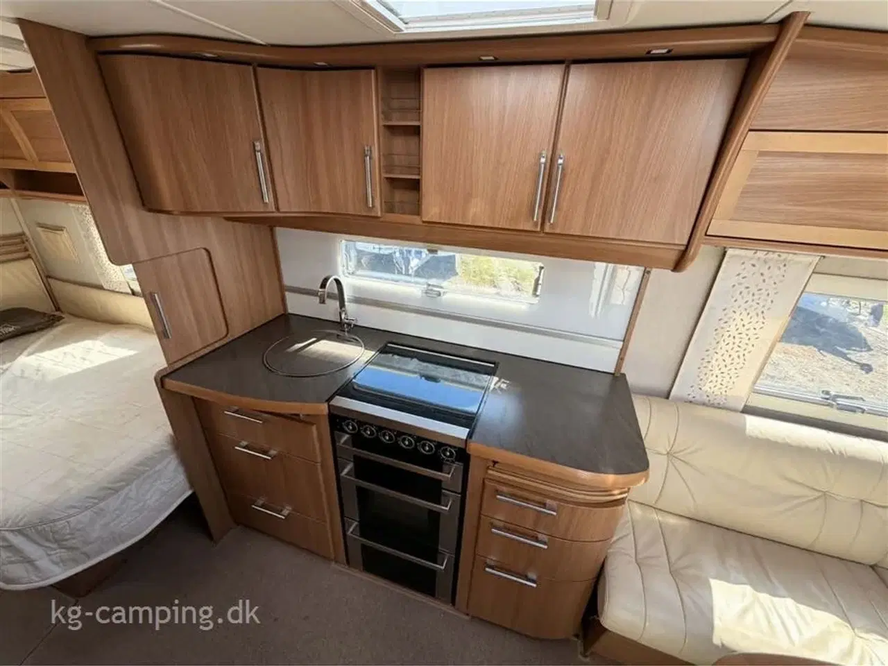 Billede 7 - 2011 - Kabe Royal 520 XL   Dobbeltseng - Sunshine plus - mover - Kompressor køleskab og meget meget mere.