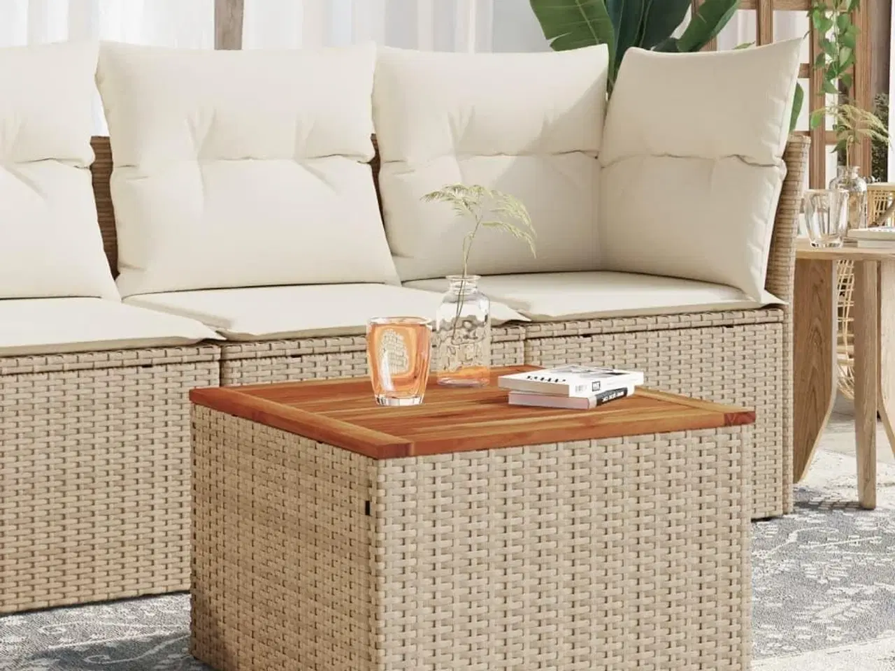 Billede 1 - Havebord 55x55x37 cm polyrattan og akacietræ beige