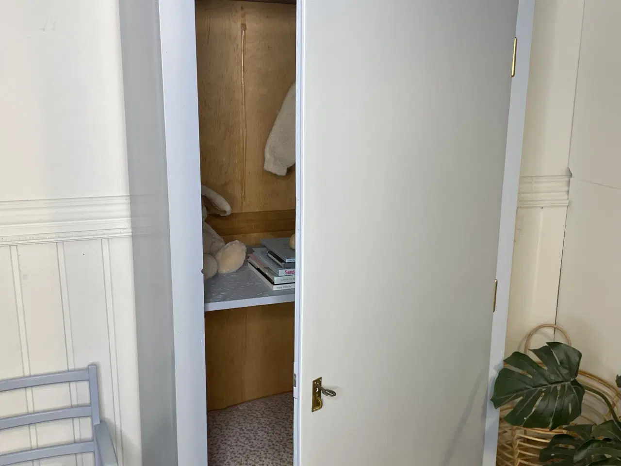 Billede 1 - Karlekammerskab