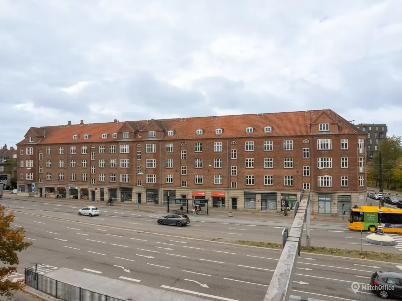 Billede 13 - UDLEJES: Gennemlyst og præsentabelt erhvervslejemål med markant facade – tæt ved Ryparken Station