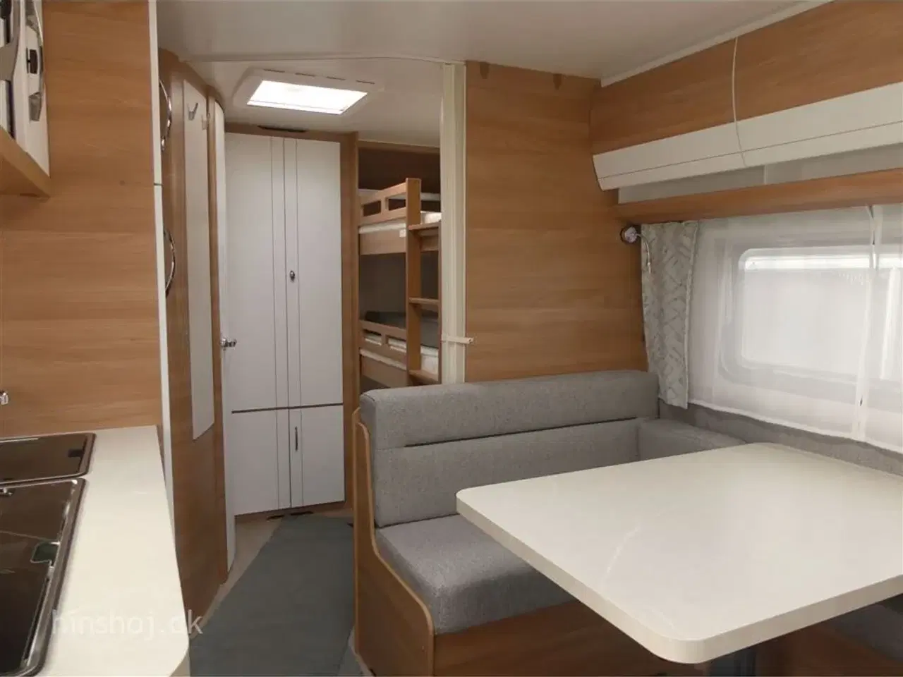 Billede 9 - 2023 - Hobby De Luxe 545 KMF   Hobby 545 KMF med 3 køjer og dobbeltseng  fra Hinshøj Caravan