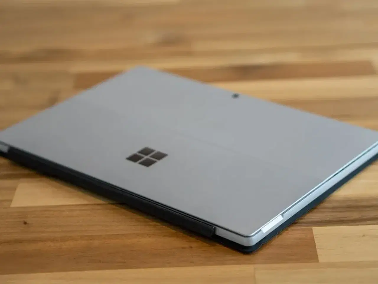 Billede 3 - Microsoft Surface Pro 5th Gen, flot stand!