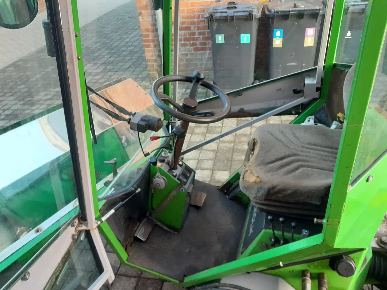 Billede 6 - Egholm med kost,